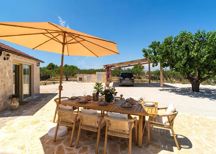 Casa Bellissima Sutivan