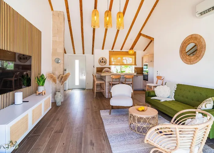 Casa Bellissima Sutivan